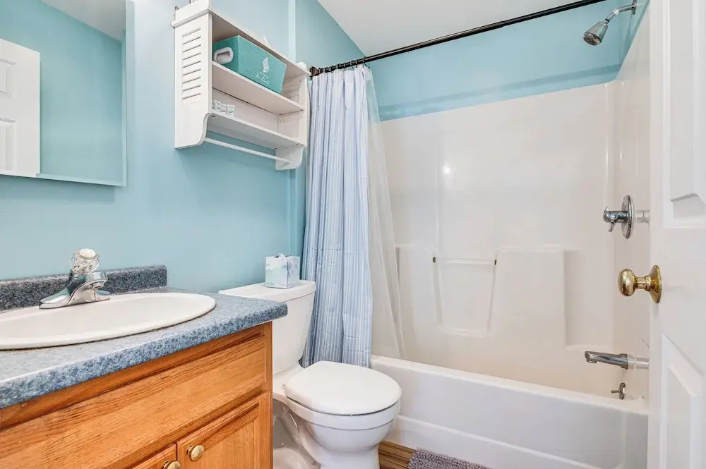 Charming Coastal Cottage with Pool Access!