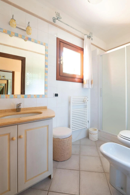 This large apartment is located on the ground floor, has a beautiful garden and a spacious terrace o-S'ABBA 11