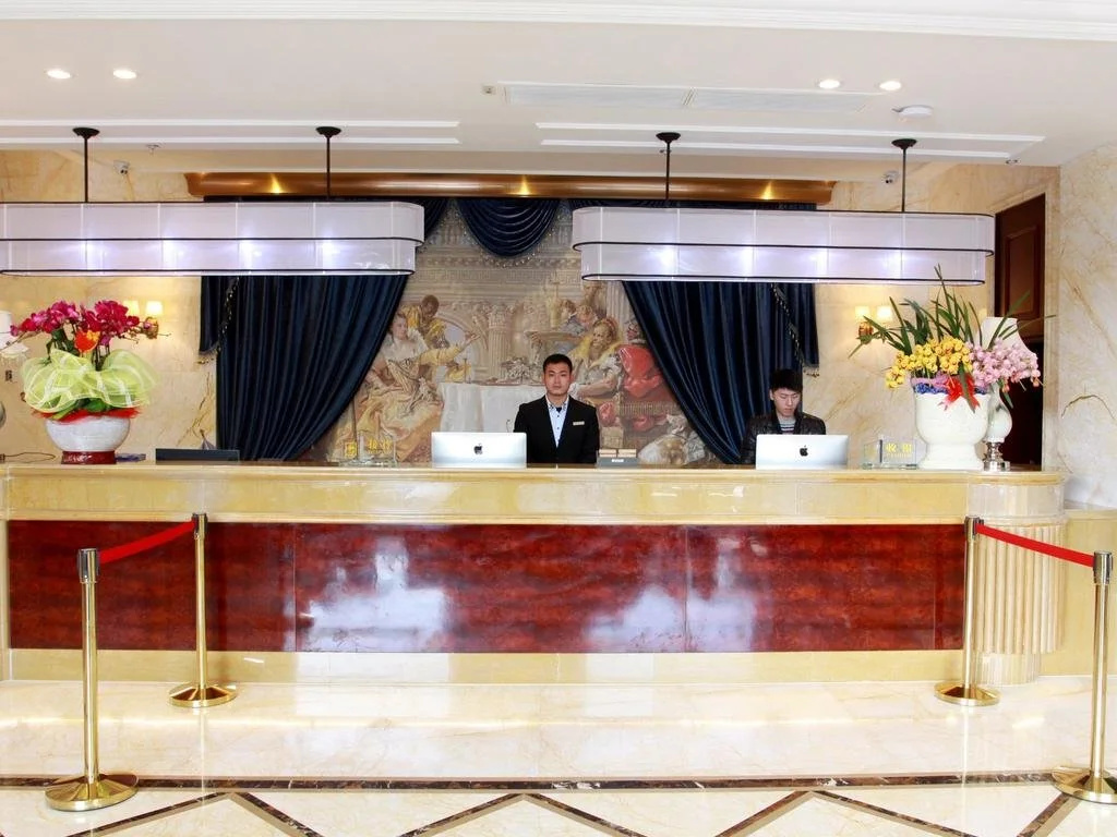 Four Seasons Fashion Hotel (Yongkang South Railway Station Xijinqiao Pedestrian Street)