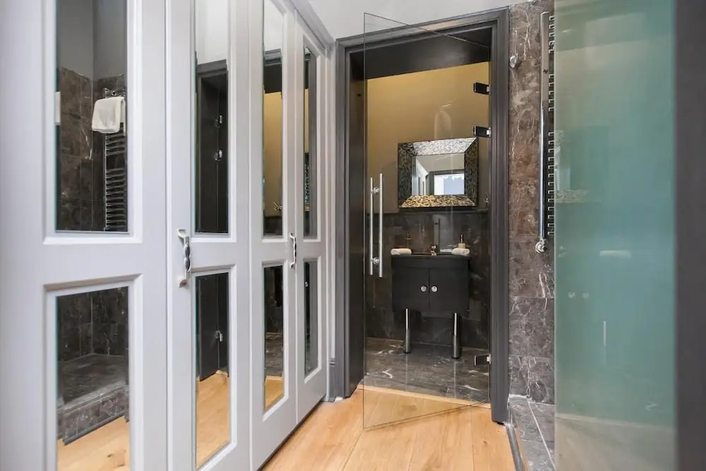 1 Bedroom Apartment w Kitchen