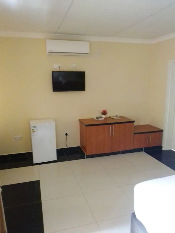 T & D Guest House