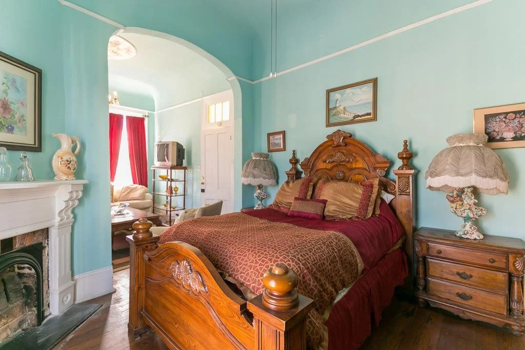 Mag's 940 Guest House