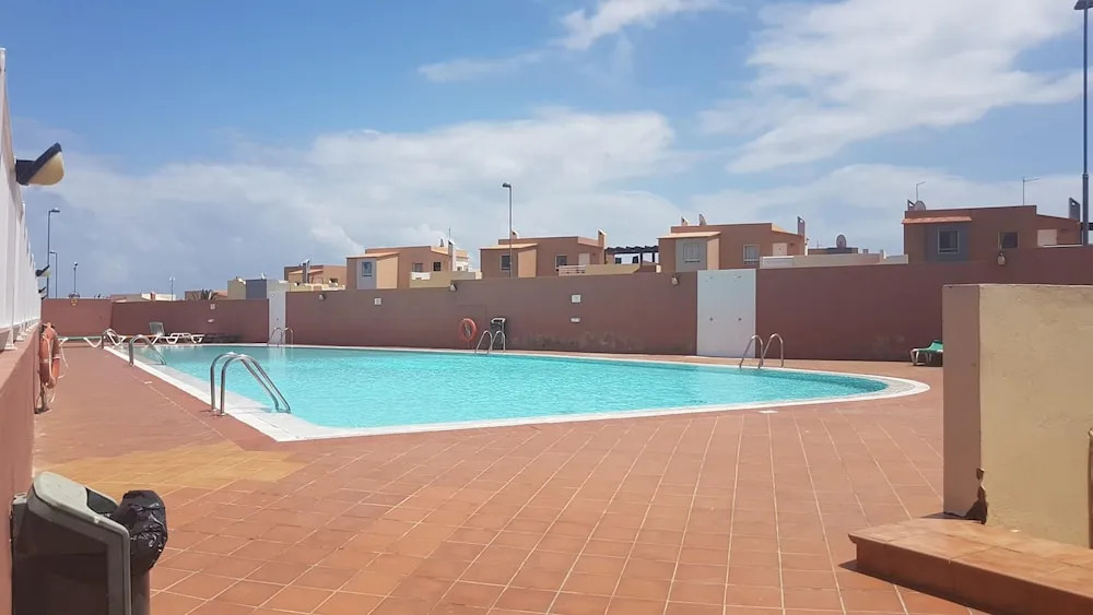 Apartment With one Bedroom in Corralejo, With Pool Access, Furnished Garden and Wifi - 2 km From the Beach