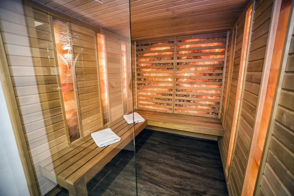 Onyx Luxury Sarvar