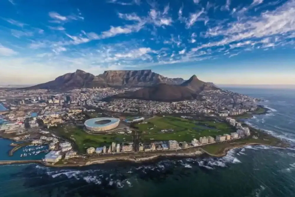 Spacious, Heritage 1 Bedroom Apartment in Cape Town