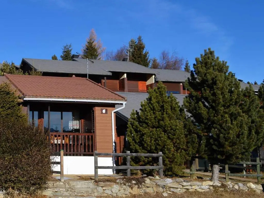 Chalet 2 pièces pour 4 pers près des pistes, terrasse sud - FR-1-592-23