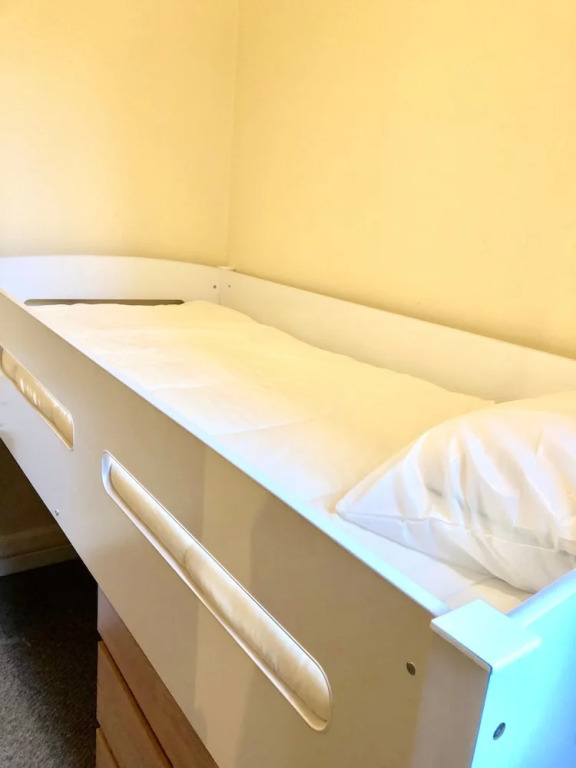 2 Bedroom Fountainbridge Apartment