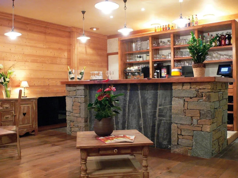 Cozy Alpine Apartment