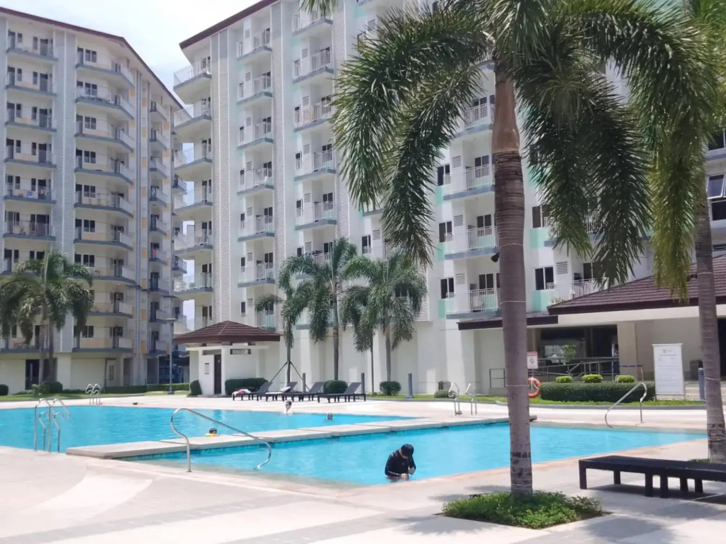 Paranaque SM-Sucat Field Res. Bldg 5, 2/F, 2BR with Balcony