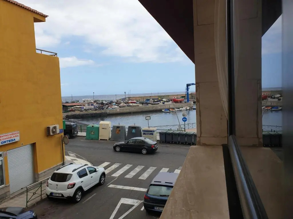 Apartamento Frente Al Puerto de Candelaria a 20 Metros de la Playa.