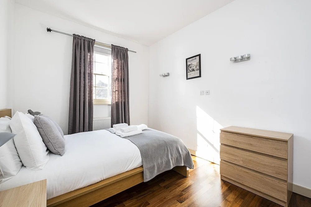 Royal College Apartments by Flexystays