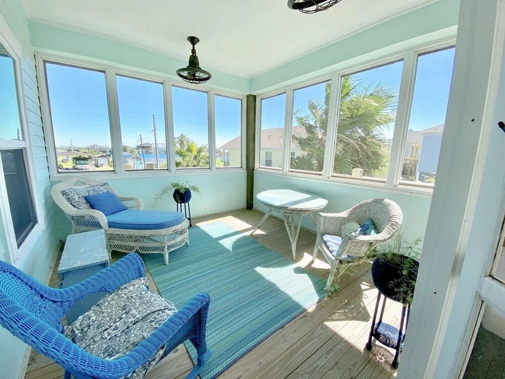 #justawavin' 3 Bedroom Home by RedAwning