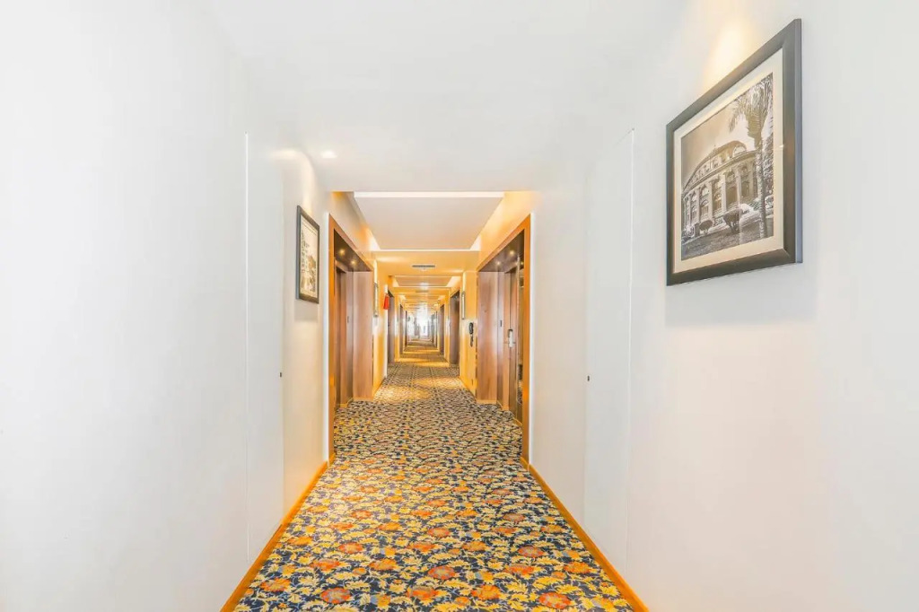 FabHotel High Rise Suites - Nr Marathahalli Bridge