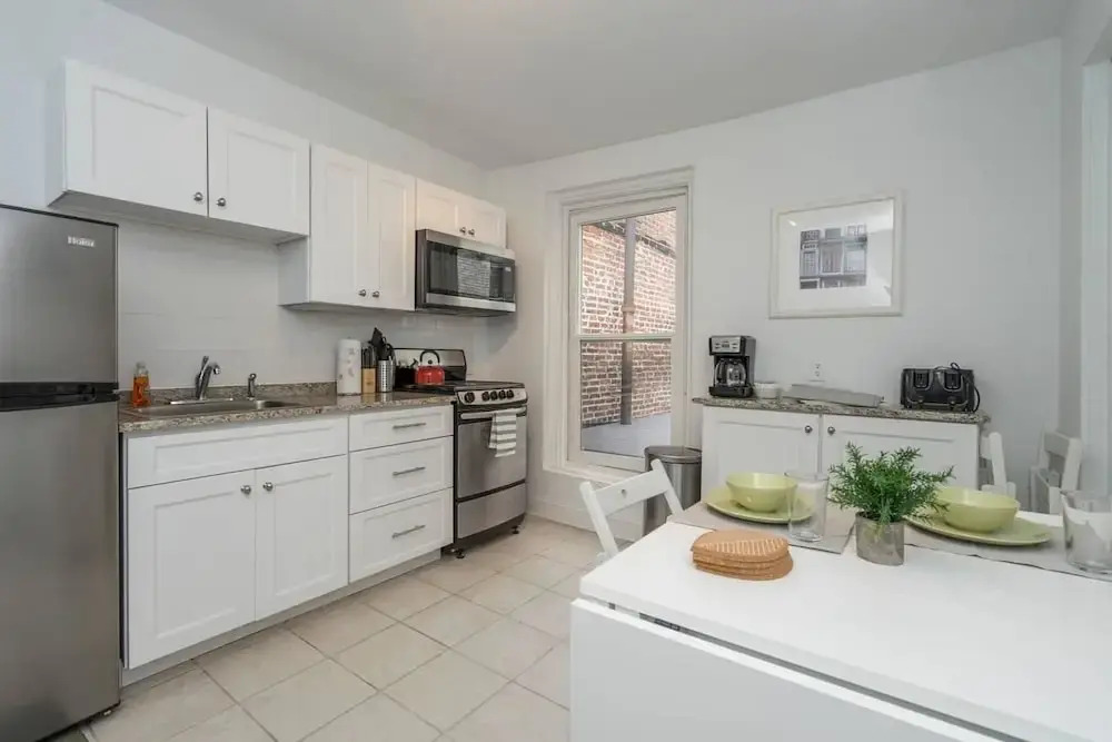 City Center!!! - Gorgeous Apartment With Deck