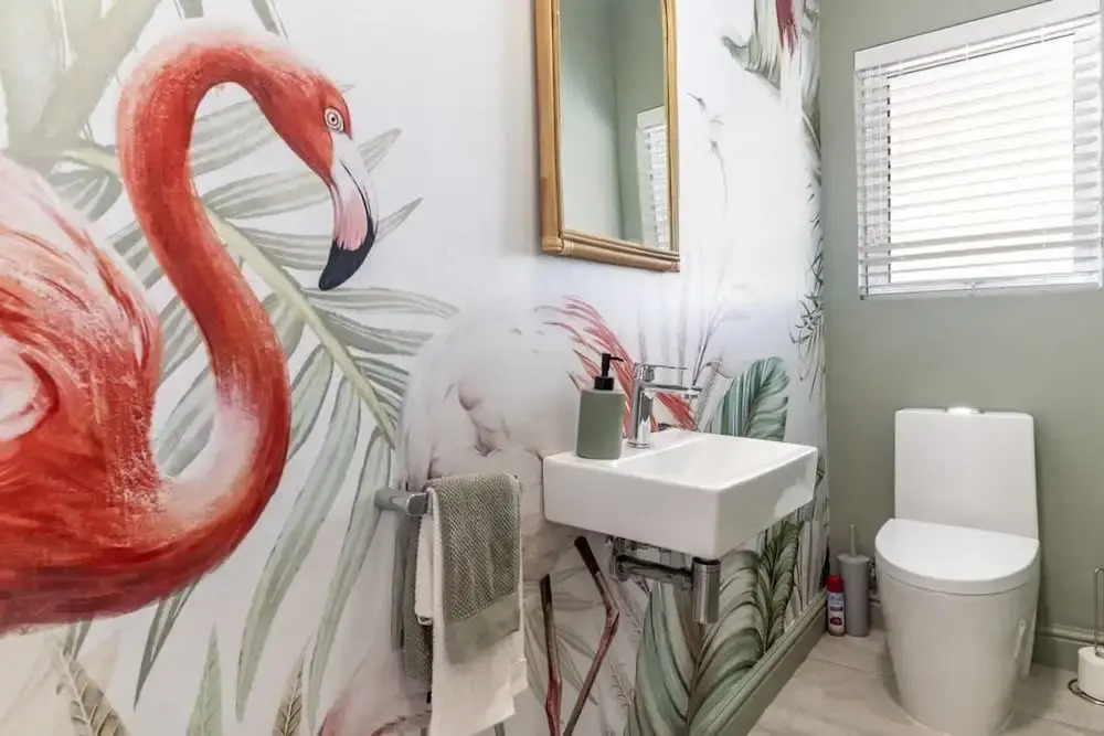 Luxury Flamingo Villa at beach with Pool and Solar Back Up
