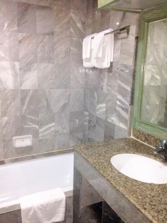 LEE PLACE HOTEL