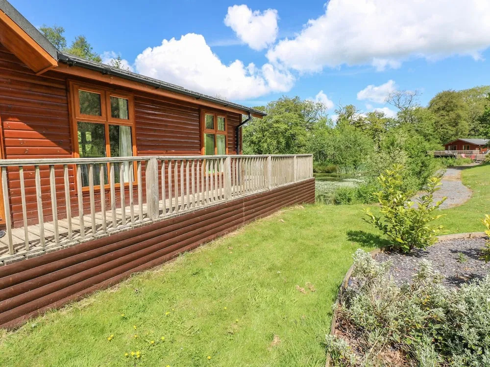 Oak Lodge