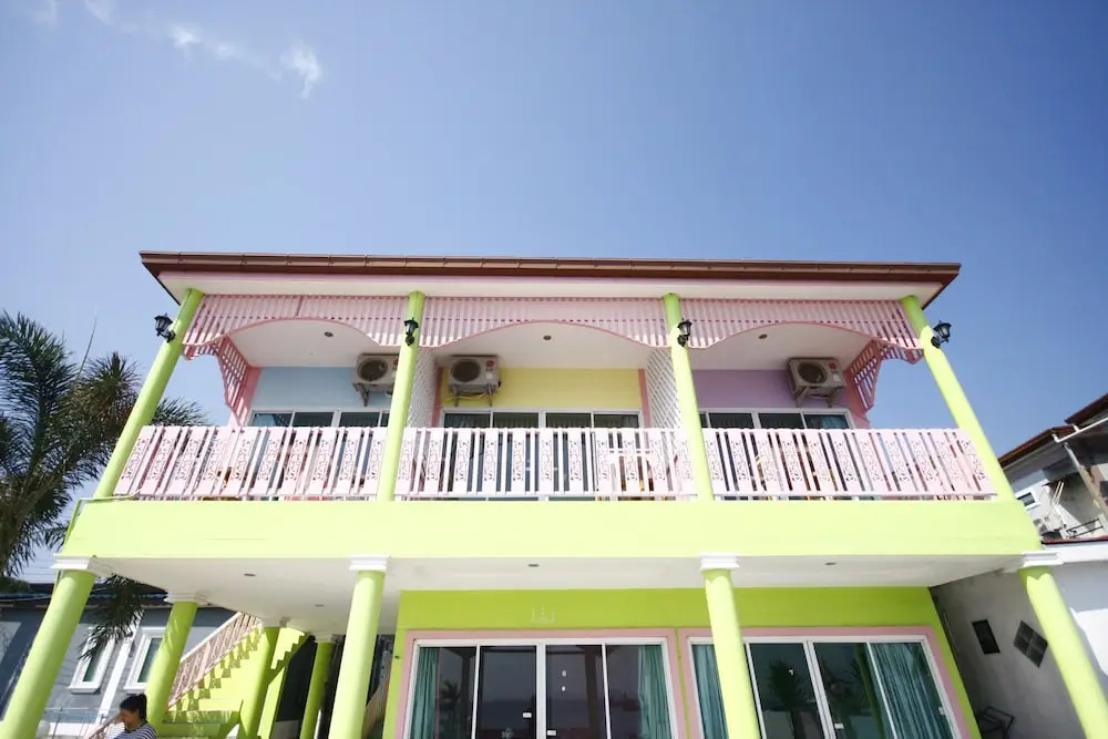 Baan Sarai Talay