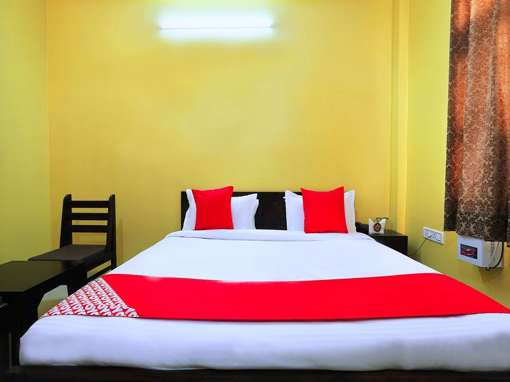 OYO 11940 Hotel Yellow Park