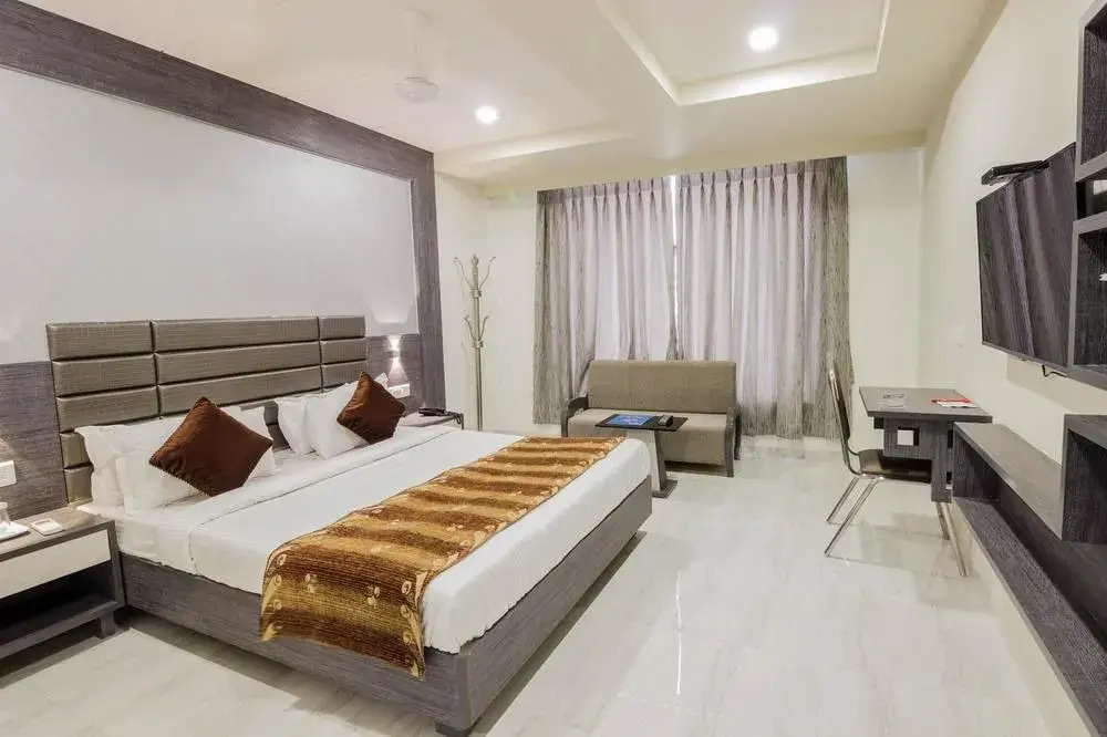 OYO Rooms High Court SG Highway