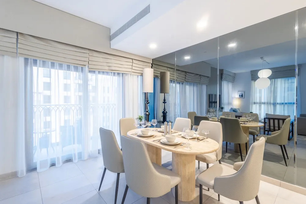 SuperHost - Urban Elegance 2BR in Asayel 2 Near Burj Al Arab