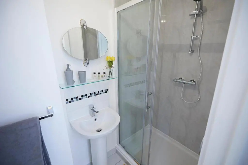 Apartment 6 - Lovely apartment available for guests Parking wifi