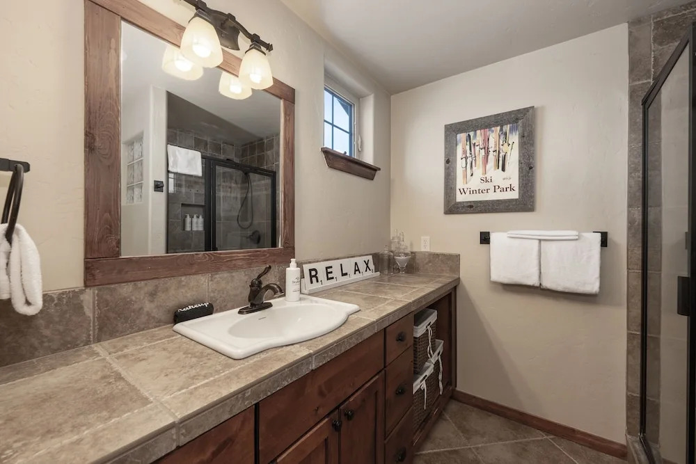 Cozens Pointe B-301 3 Bedroom Condo by RedAwning