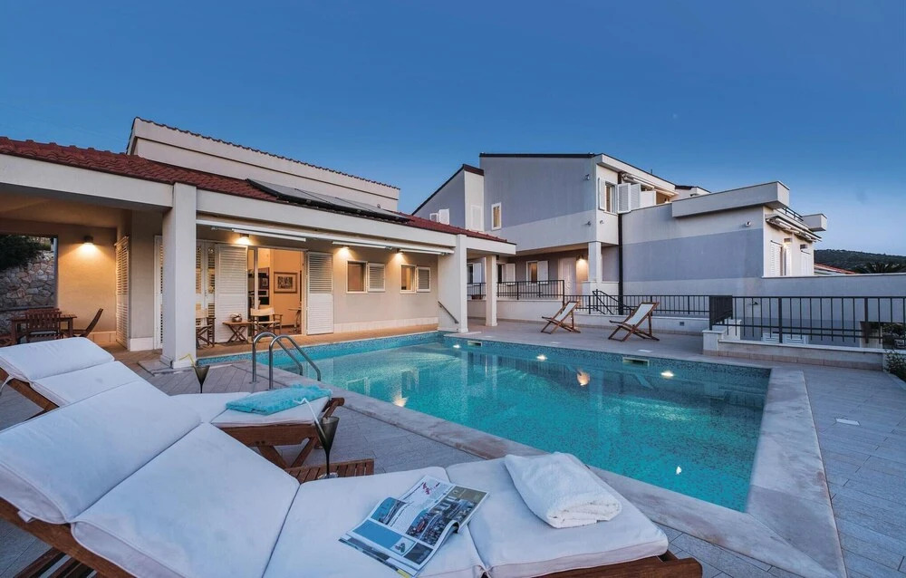 Holiday Home Primosten-Dolac With Outdoor Pool