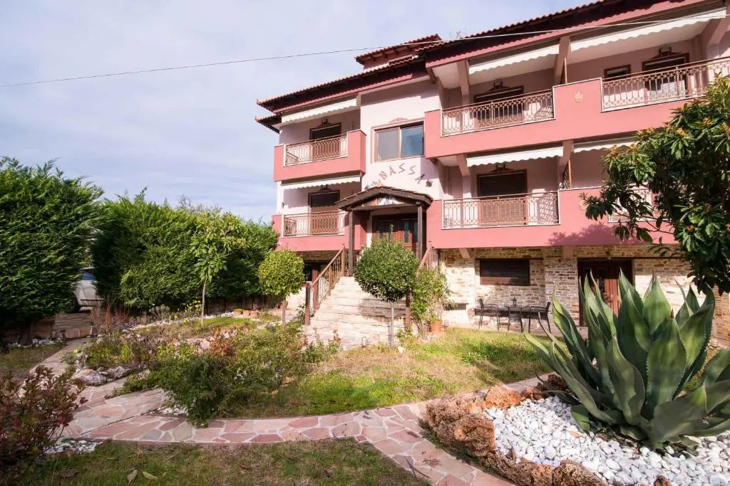 Anassa Deluxe Apartments & Studios