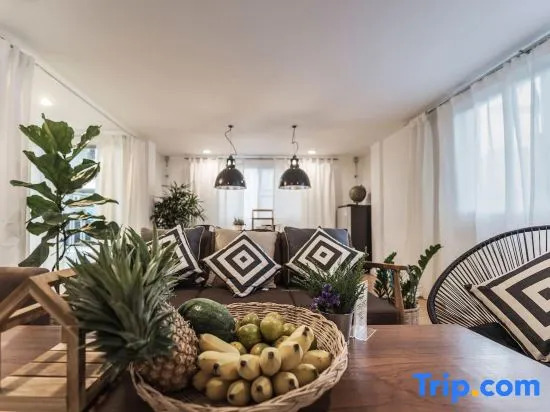 2 Bedrooms 1 living room near Old City