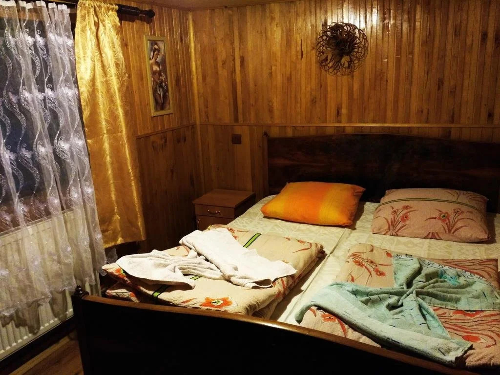Guest House Mandrivnyi Rooms&Apartments