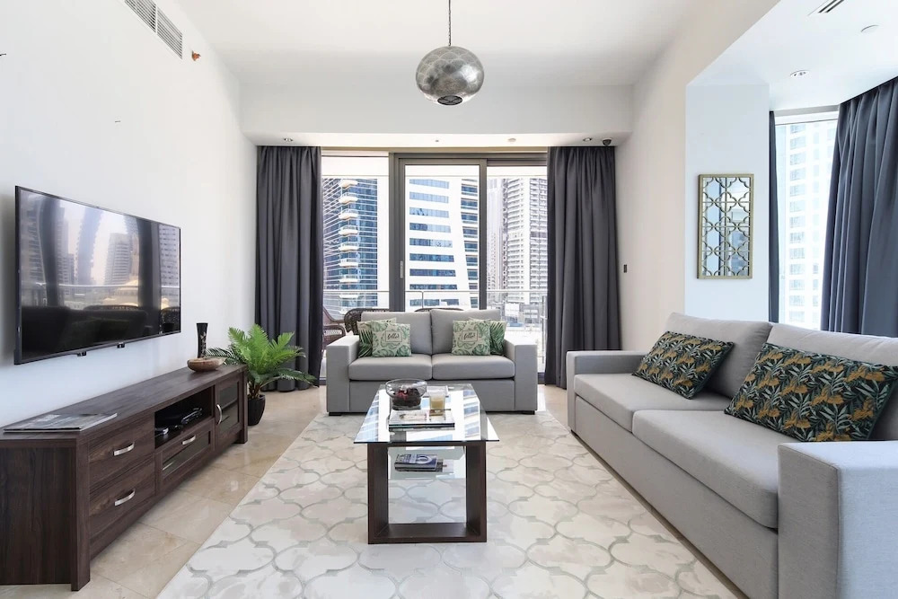 Spacious 2BR Dubai Marina Apartment, Amazing Location!