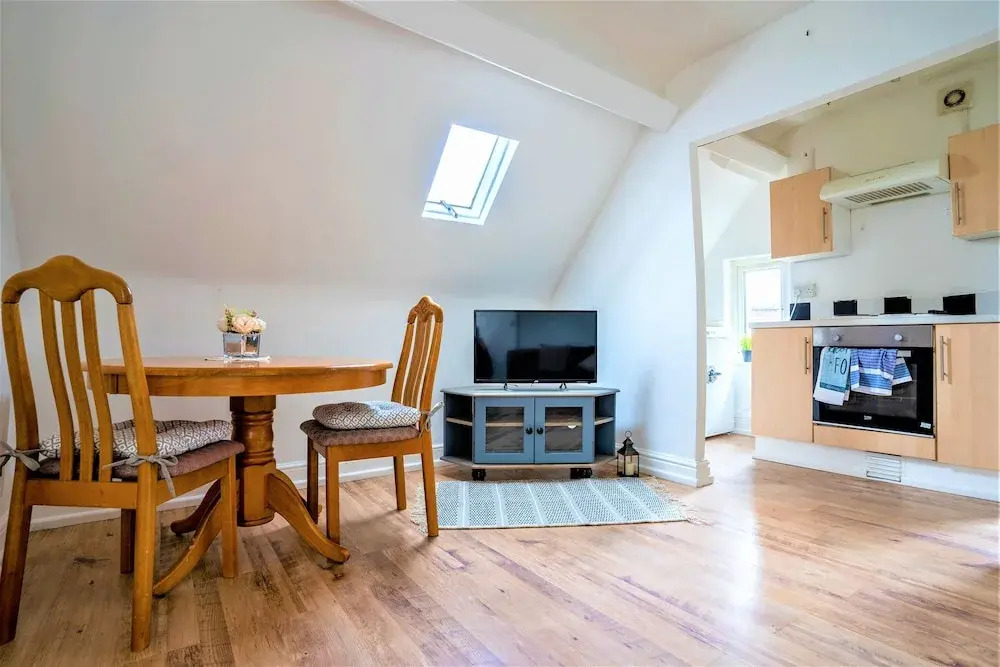 Travellers Stays In The Heart Of Orrell Park