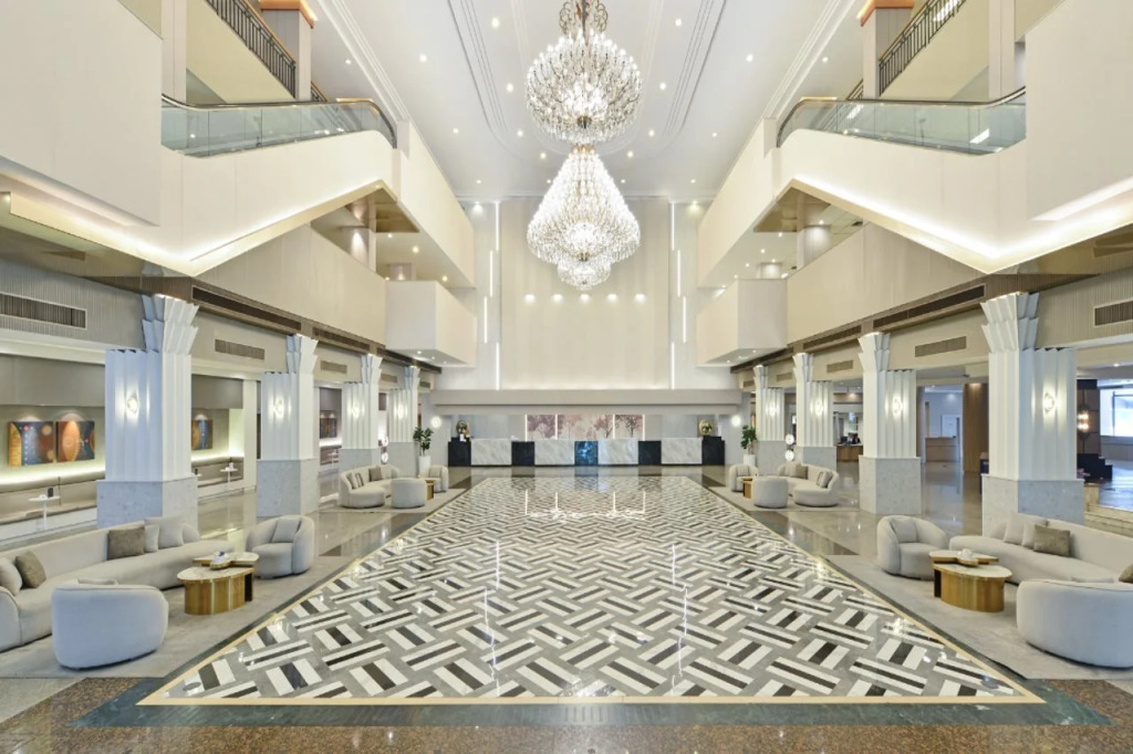 Twin Towers Hotel
