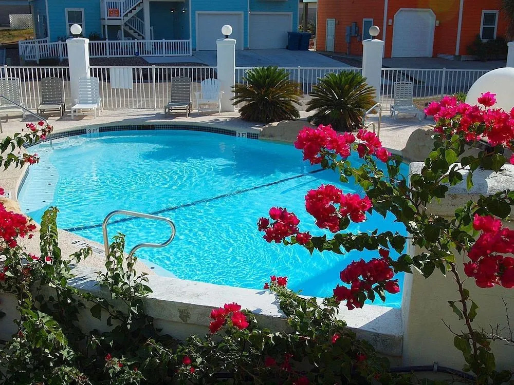 Sunny Daze 690sp 6 Bedrooms 3 Bathrooms Home