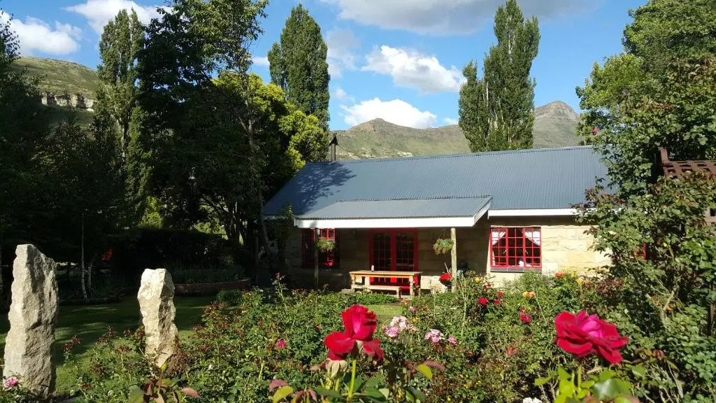 Periwinkle, Grove ,Acorn & Sage Cottages