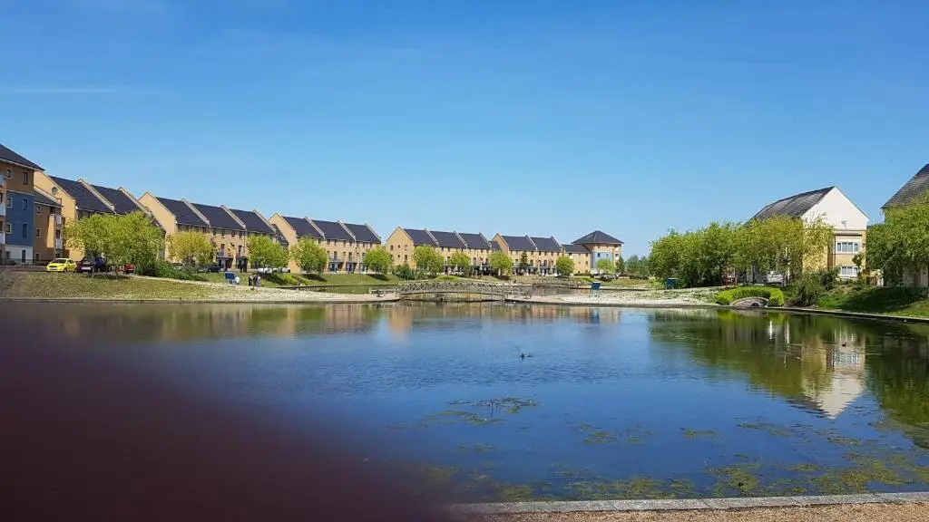 6-bedroom Contractor House with 6 bathrooms, Free WiFi and Parking - Kennedy House by Your Lettings Peterborough