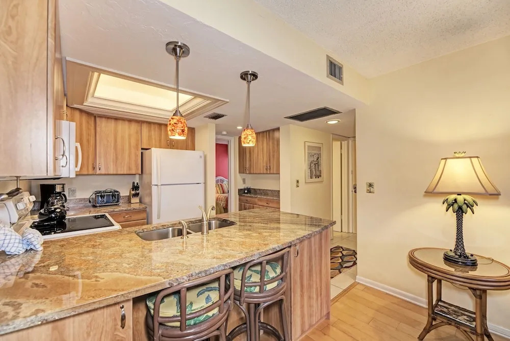 Midnight Cove Ii 213f - Wonderful Vacation Rental! 2 Bedroom Condo