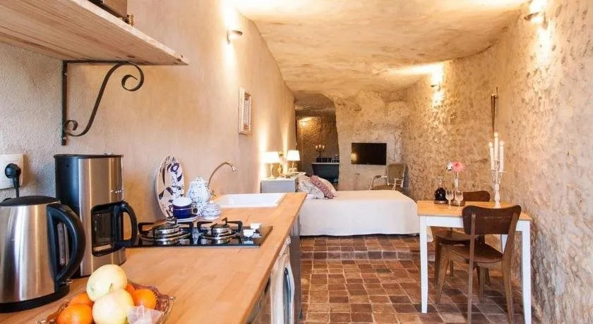 Amboise Troglodyte