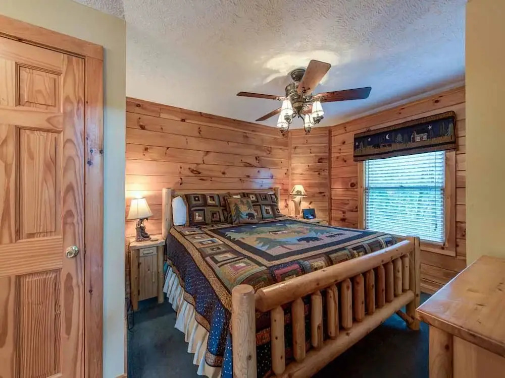 Peace of Mind 1 Bedroom Mountain View Home with Hot Tub
