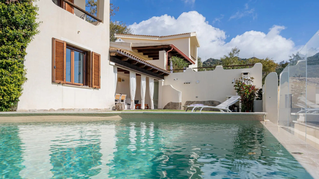 Villa Mirto 5+1 in Eden Rock