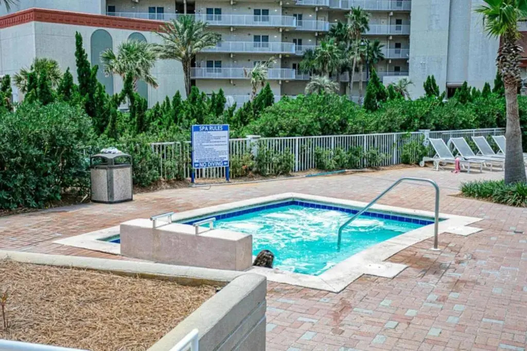 On the 3-d Floor, Laketown 324 - Large 2 BD , Great Views and Amenities
