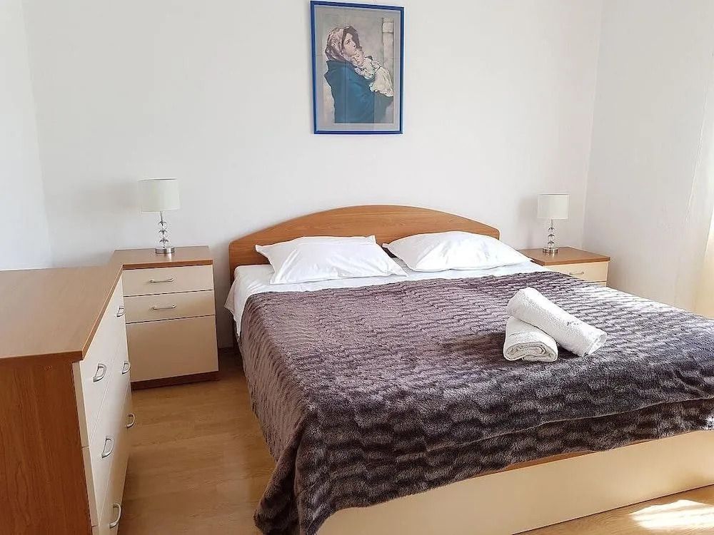 Spacious Apartment Neda