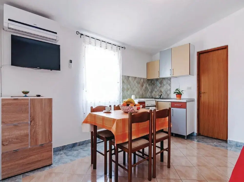 Apartments Hak - One Bedroom Apartment With Balcony
