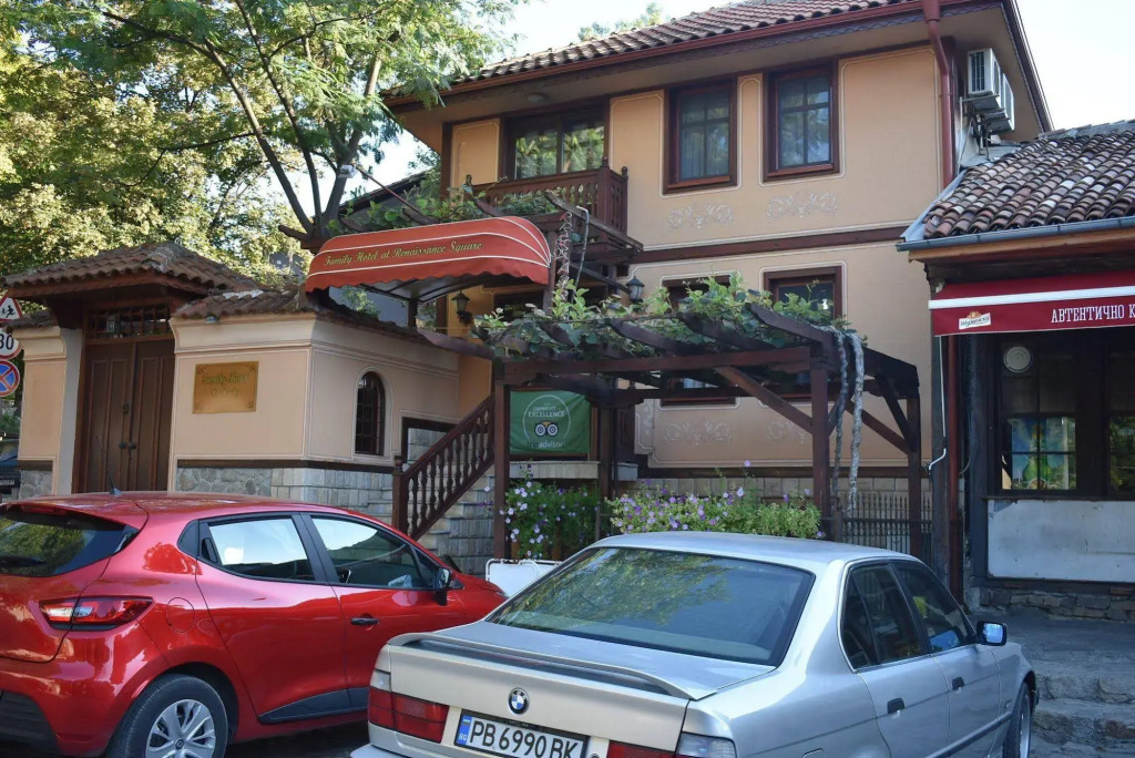 Family Hotel at Renaissance Square