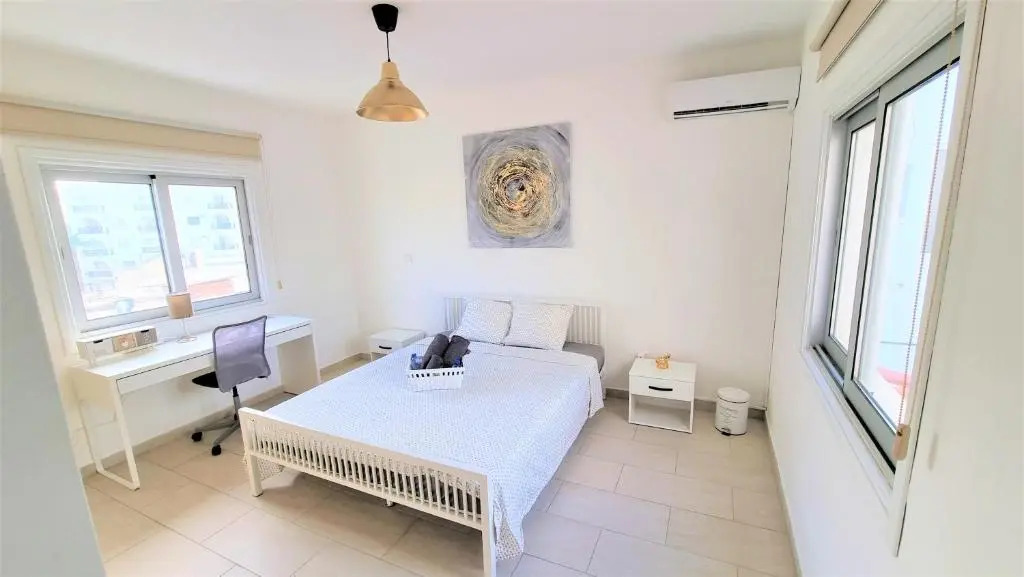 Coastal Getaway: 2 Apartments for up to 14 guests! Light-flooded and Spacious
