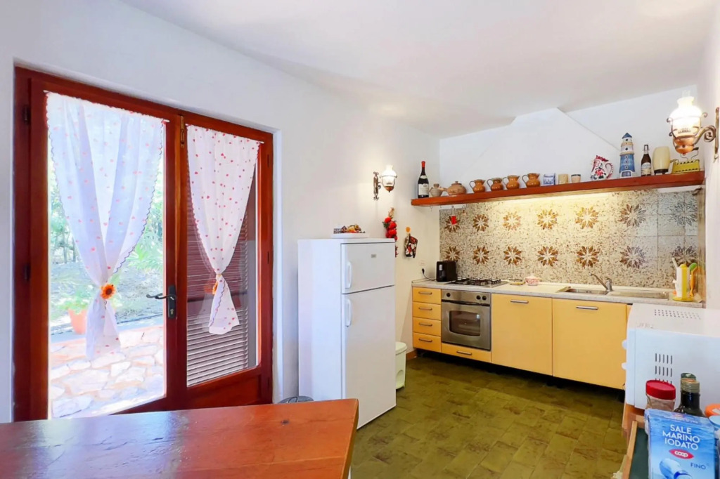Villa ai Pini 800 meters from the beach of Straccoligno with reserved parking space directly on the-VILLA AI PINI