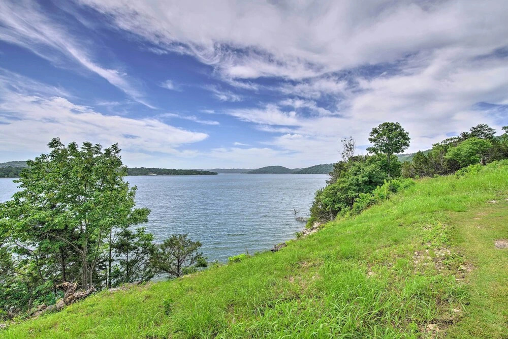 Inviting Home w/ Pool & Hot Tub on Table Rock Lake