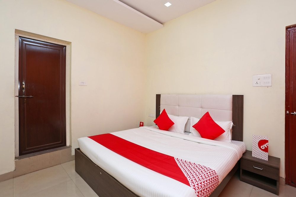 Hotel O Ambuja City Centre Mall