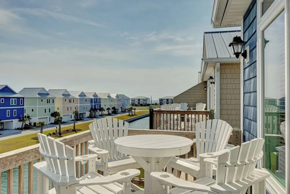 Queens Grant by Topsail Realty
